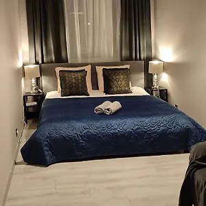  Apartment Center, The Places